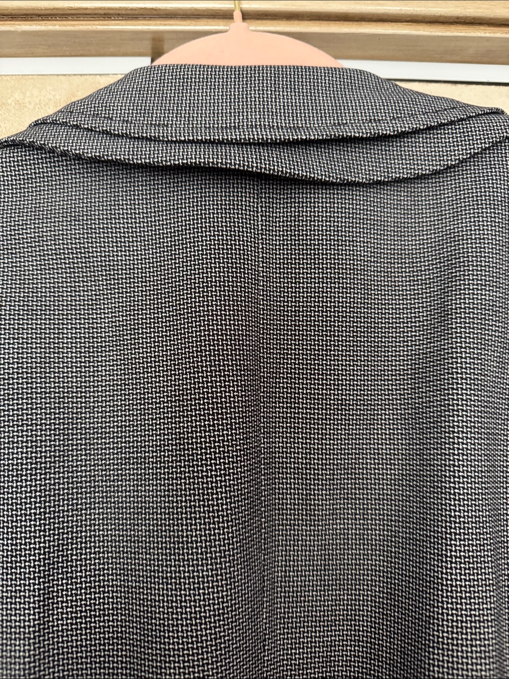 Tailored Women's Gray Blazer Jacket - Classic Workwear - Picture 5 of 6